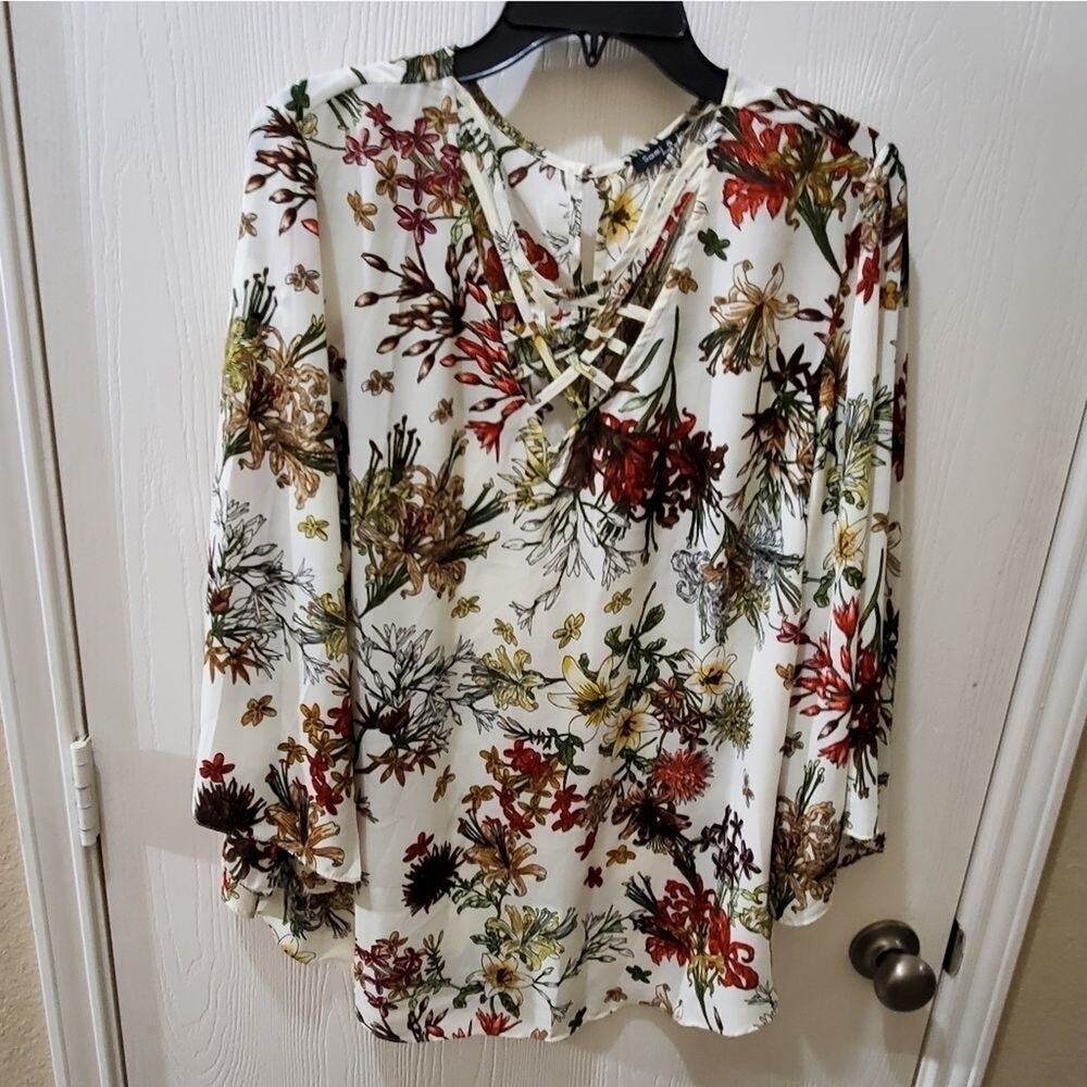 Sami & Jo floral laced neck blouse size‎ 2x
